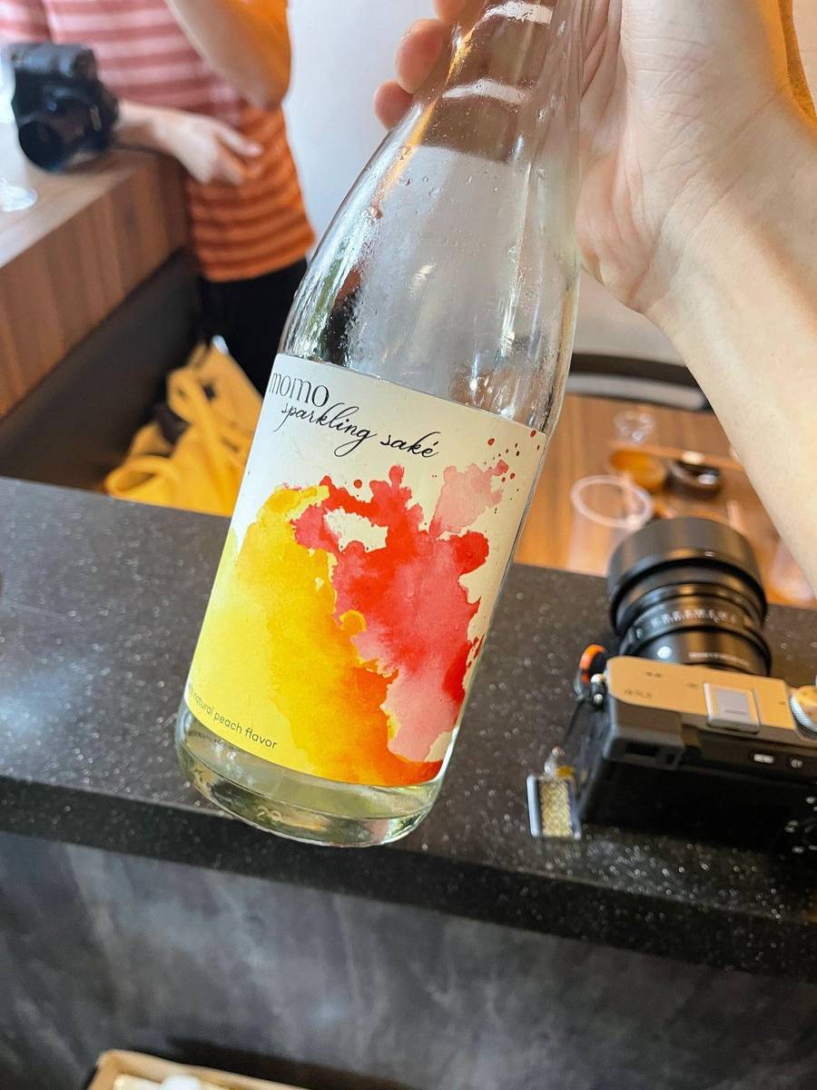 Nova Momo sparkling